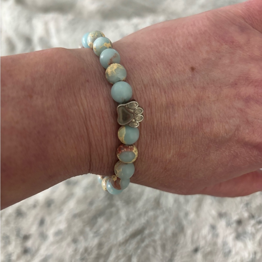 Blue and Beige Beaded Bracelet - Picture 4 of 4